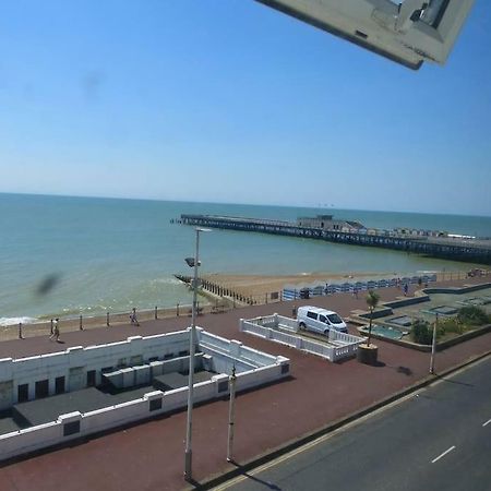 Whiterock Rocks !! Apartment Хейстингс Екстериор снимка